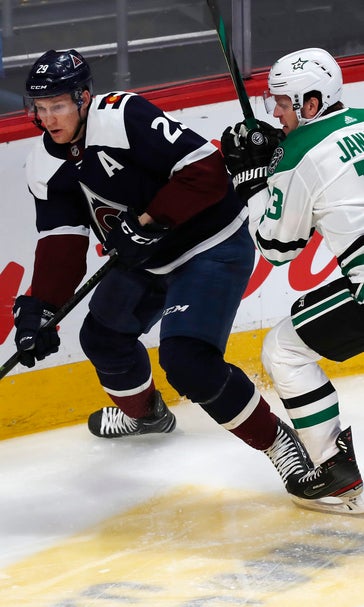 Lindell scores winner in OT, Stars rally to beat Avs 3-2